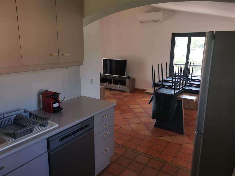 Haut De Villa Renovee En 2023 Saint-Maime Экстерьер фото